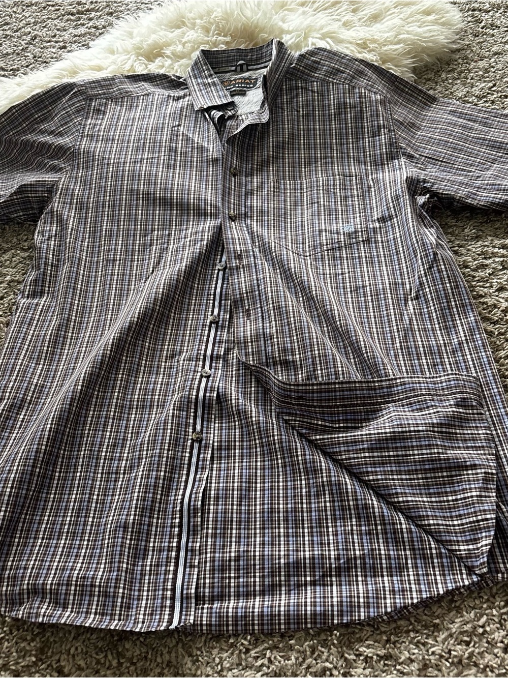 Ariat Men’s Short-Sleeve Plaid Button-Down Shirt in Brown and Blue